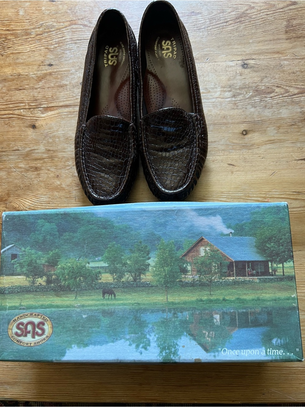 SAS Brown Croc-Embossed Leather Slip-On Loafers-never worn